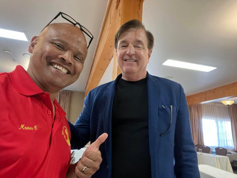 Grand Master Stephen Oliver in a one-on-one coaching session